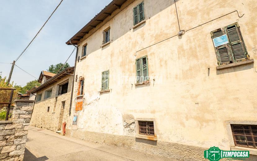 Casa indipendente in Via per Comnago 5/Risorgimen, Lesa — foto 2 di 5