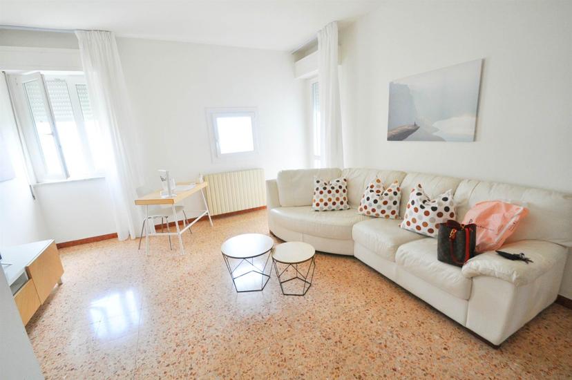 Appartamento in Via Villafranca Avenza Esclusiva Affitto, Carrara