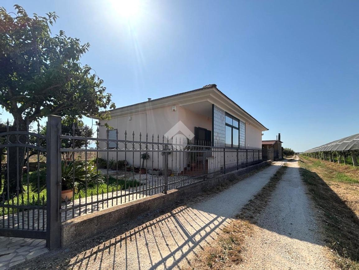 Casa indipendente in Via Enrico Toti 51, Cisterna di Latina