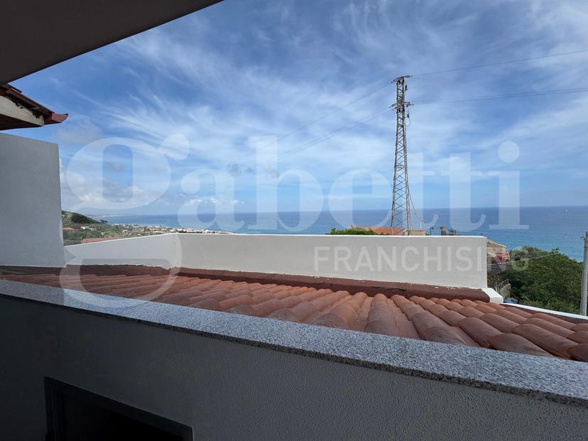 Casa indipendente in Contrada Grancabella Snc, Messina
