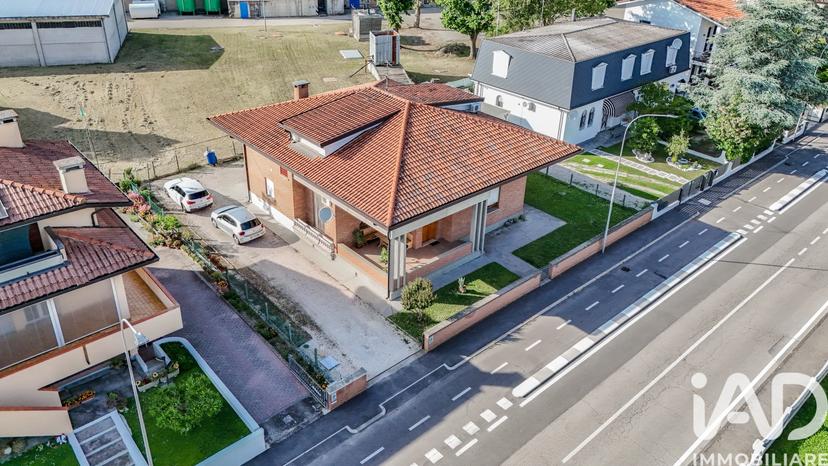 Villa in Via Celestina Bergamini Roda 12, Argenta — foto 3 di 5