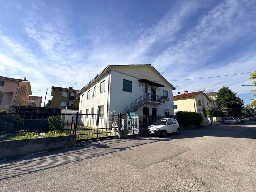 Quadrilocale in Via Alessandro Manzoni, Montecchio Maggiore — foto 3 di 5