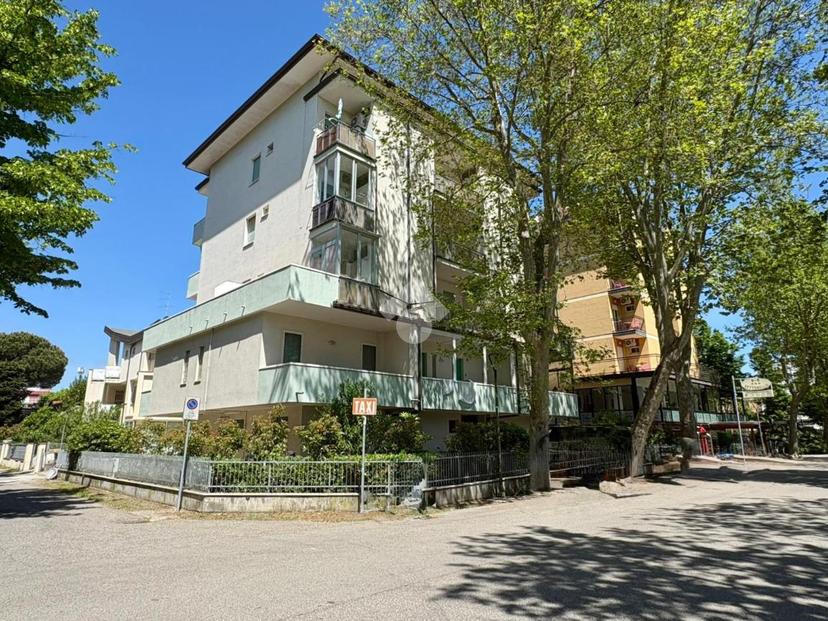Trilocale in Viale Michelangelo Buonarroti 3, Cesenatico — foto 2 di 5
