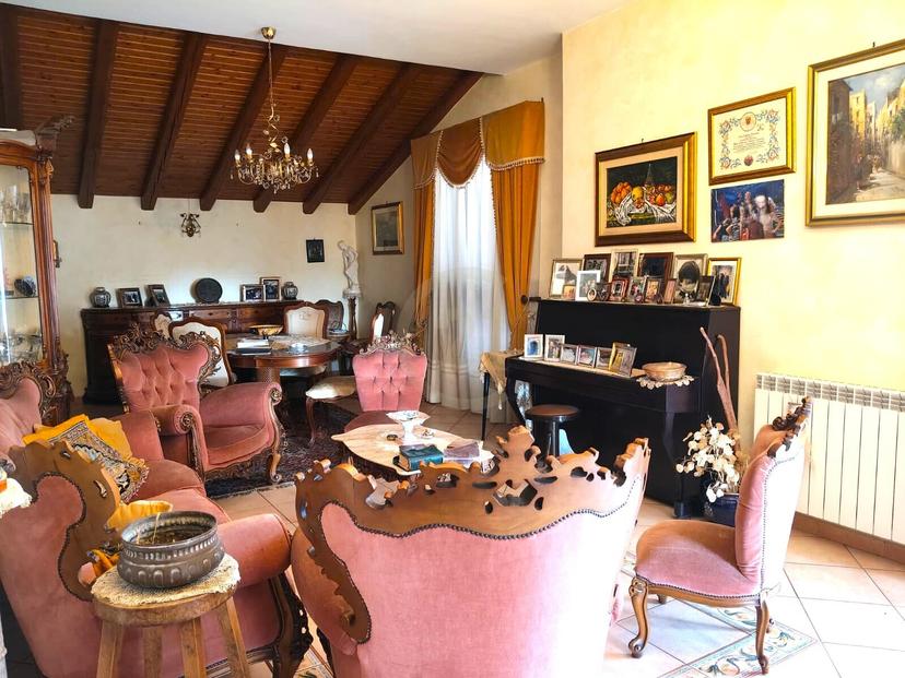 Villa in Via Vecchiuzzi 8, Aci Sant'Antonio — foto 2 di 5