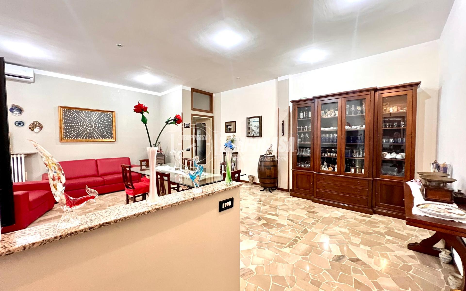 Trilocale in Via Manzoni 17, Lonate Pozzolo