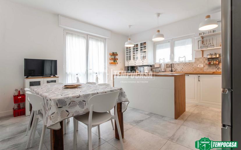 Villa in Via Vittorio Veneto, Garbagnate Milanese — foto 4 di 5