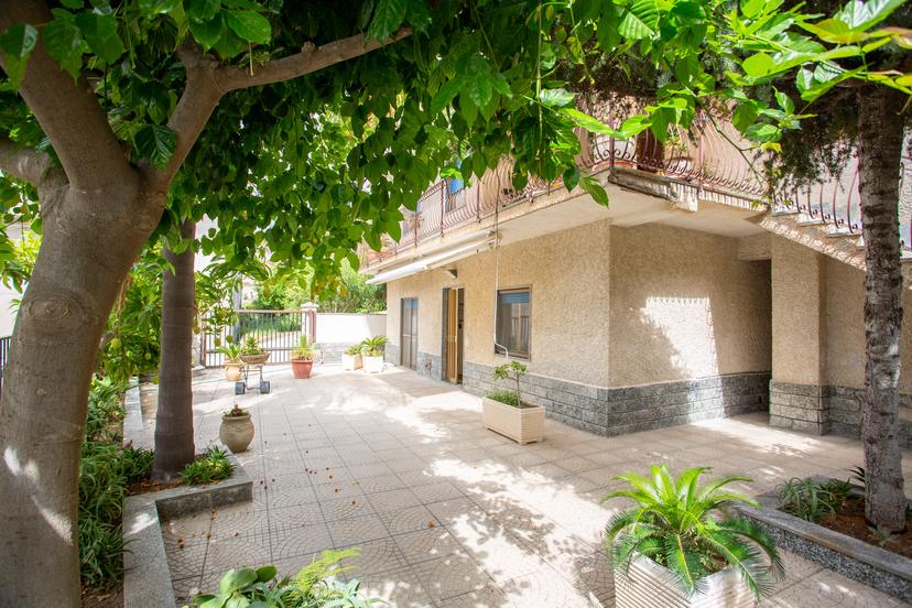 Casa indipendente in Viale Aldo Moro 5, Bova Marina — foto 4 di 5