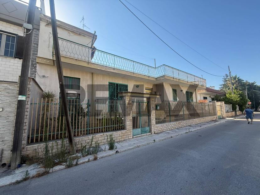 Villa in Via Ugo Foscolo 49-51, Modugno — foto 2 di 5