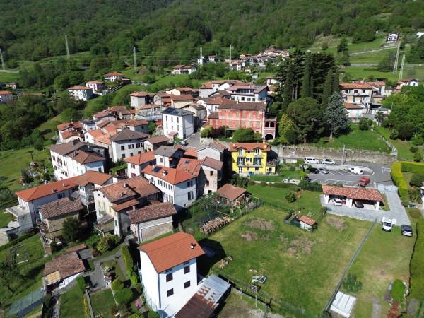 Casale in Piazza della Gloria 11, Cremia