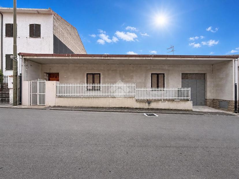 Casa indipendente in Via Salvatore Satta 15, Sorso — foto 3 di 5
