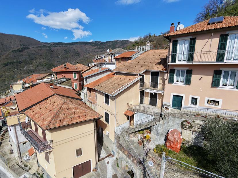 Casa indipendente in Via Enrico Toti 10, Armo — foto 3 di 5