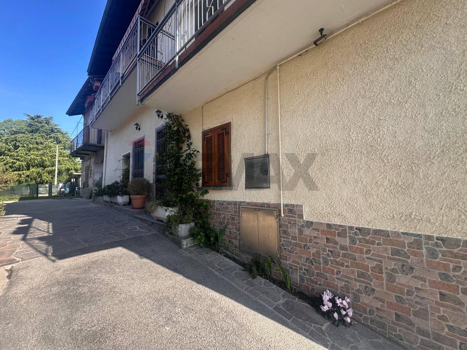 Trilocale, Besozzo
