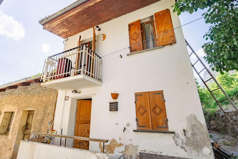 Porzione di casa in Via Ezio Pertini 22, Mompantero