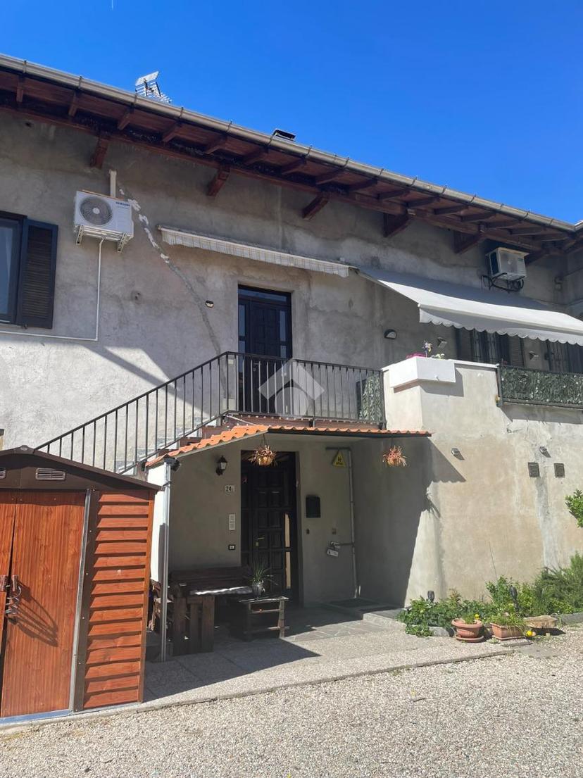 Trilocale in Via Garibaldi 24, Cardano al Campo — foto 3 di 5