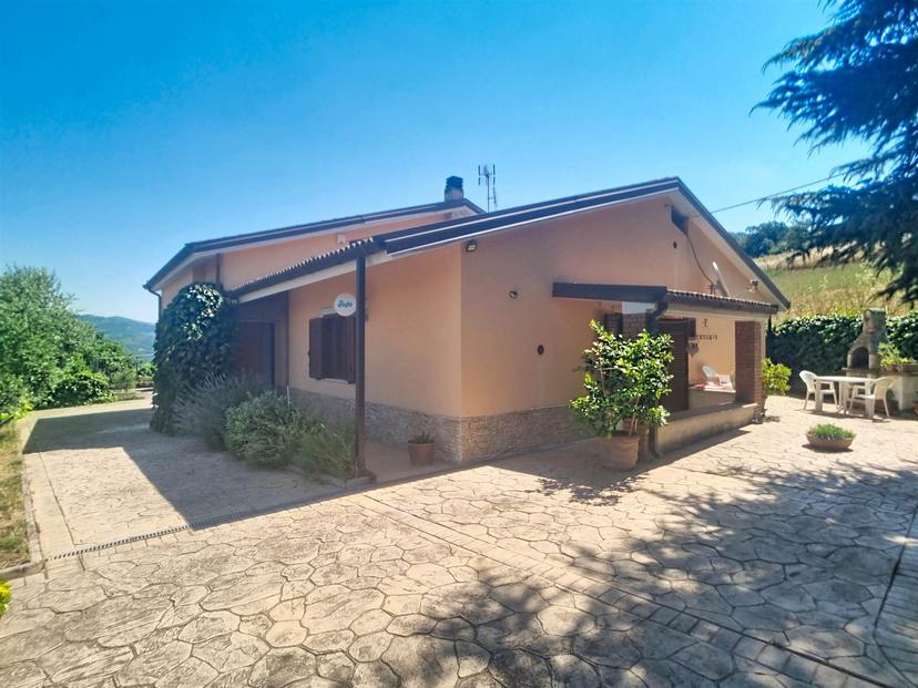 Villa in C.da Valle dell?Olmo, Ruoti — foto 2 di 5