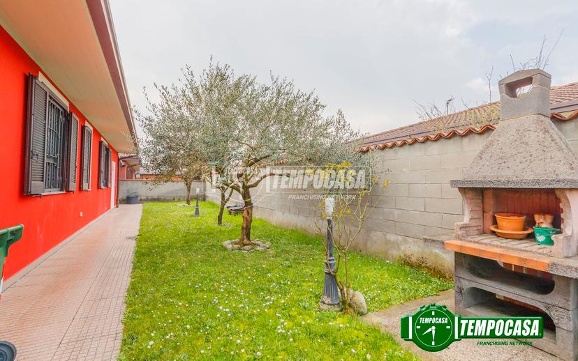 Villa in Via G. Garibaldi, Vellezzo Bellini — foto 3 di 5