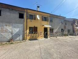 Villa a schiera in Via Fiorette 1, Zimella
