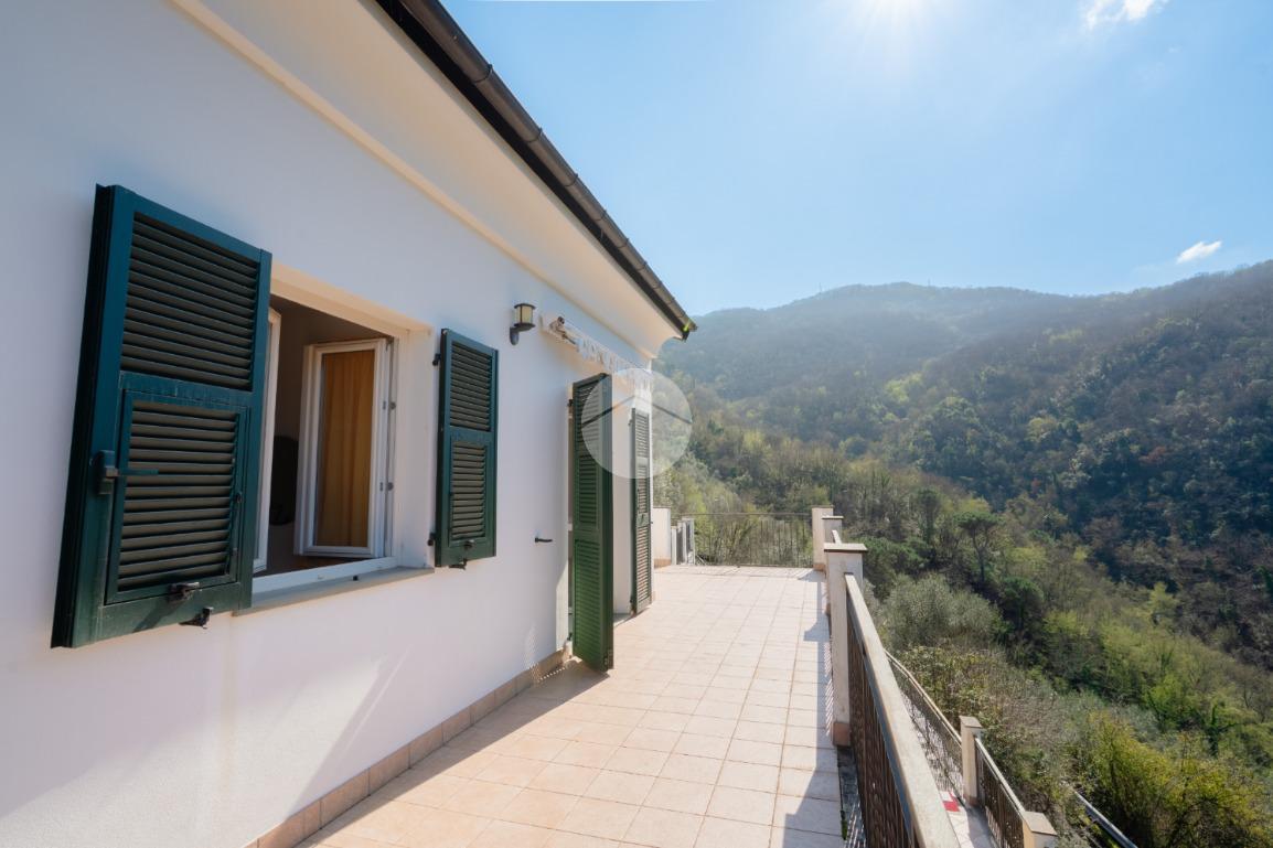 Villa in Via del Camoglino, Avegno