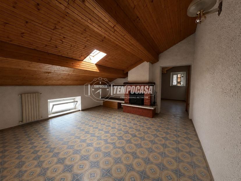 Bilocale in Via Magenta 33, Lomagna — foto 2 di 5