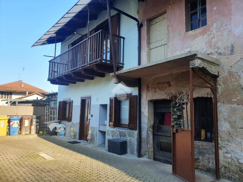 Casa indipendente in Via Nino Costa 21, Front — foto 3 di 5