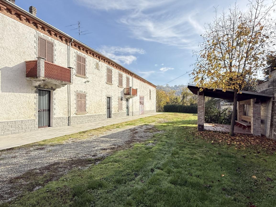 Casa indipendente in Frazione Garbazzola 39, Calamandrana
