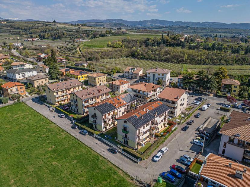 Trilocale in Via Emilio Salgari 2, San Pietro in Cariano — foto 3 di 5