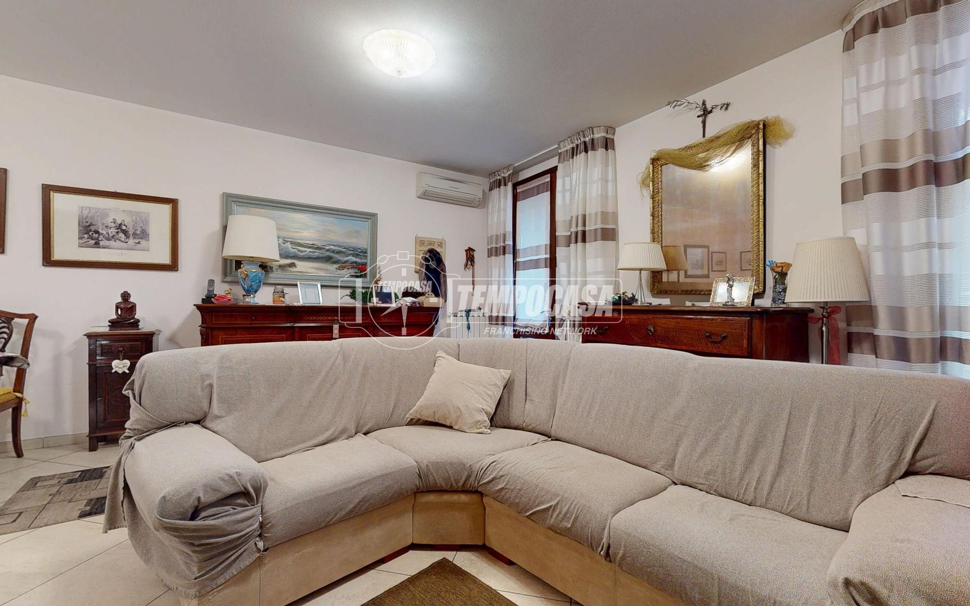 Villa a schiera in Via Circonvallazione Est 184, Marano sul Panaro