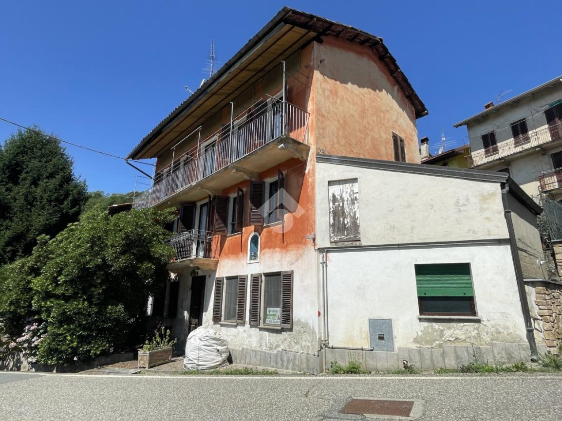 Casa indipendente in Frazione Bulliana 150, Valdilana