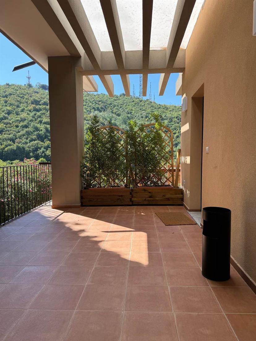 Trilocale in Via Vecchia di Giovi, Salerno