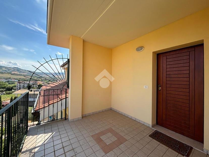 Casa indipendente in Via C. Monteverdi 15, Pineto — foto 2 di 5
