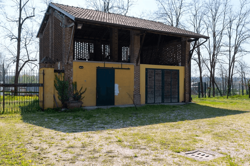 Cascina in Località Monteguzzo, Borghetto Lodigiano — foto 2 di 5