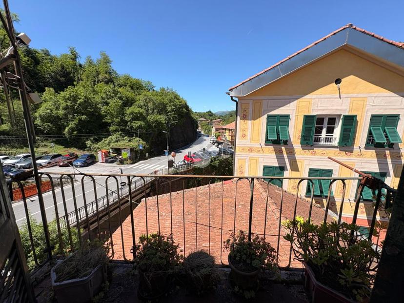 Trilocale in Piazza Guglielmo Marconi 3, Sant'Olcese — foto 2 di 5