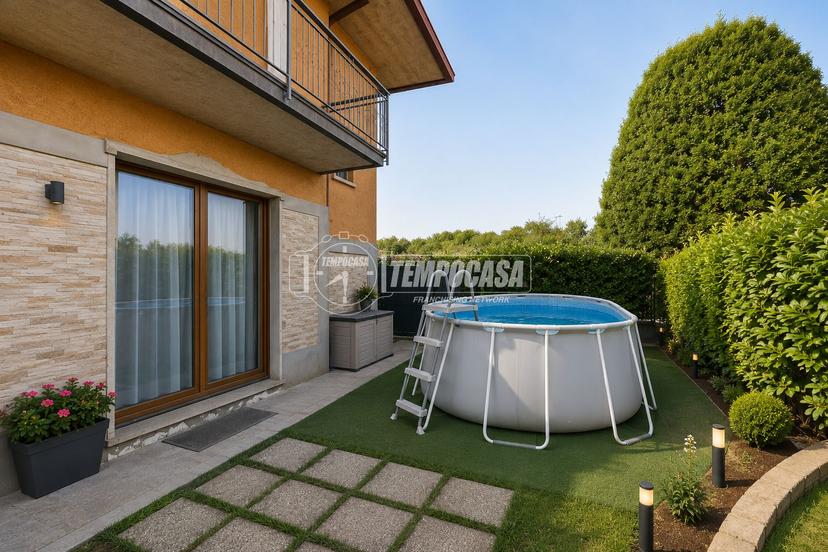 Quadrilocale in Via Alzate 28, Albese con Cassano