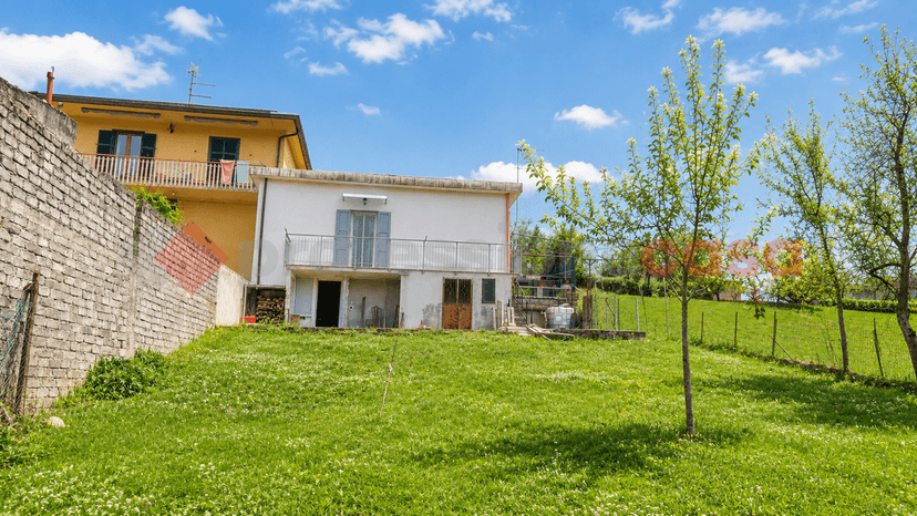 Villa in Via Paterno Snc, Trivigliano — foto 3 di 5