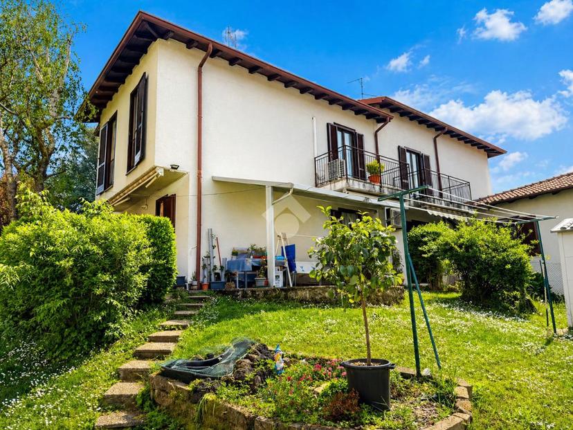Villa in Via Isonzo 4, Usmate Velate — foto 3 di 5