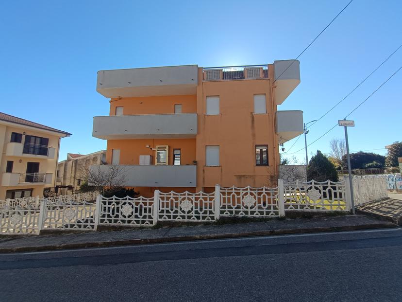 Trilocale in Via Palmiro Togliatti 12, Pianopoli — foto 5 di 5