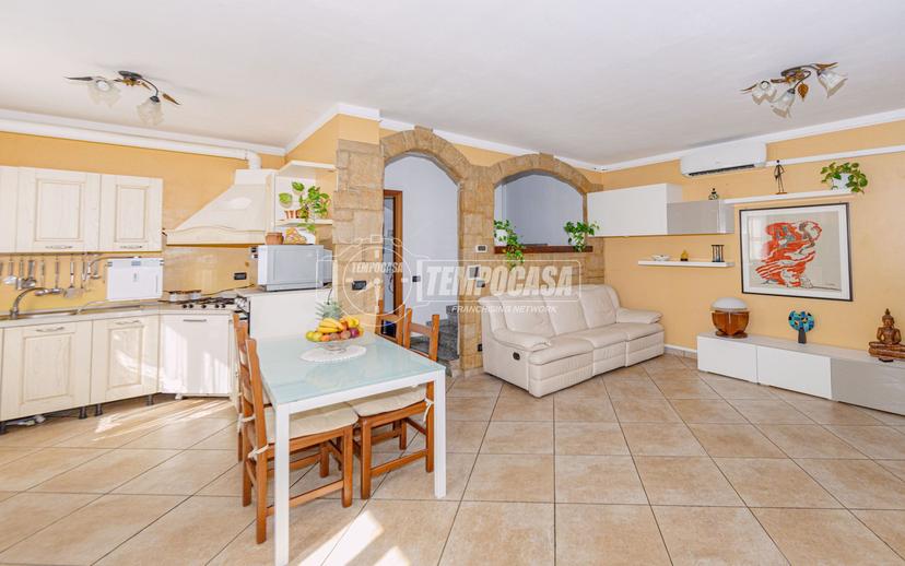 Villa in Via Papa Giovanni Paolo IIº 7/9, Parona — foto 3 di 5