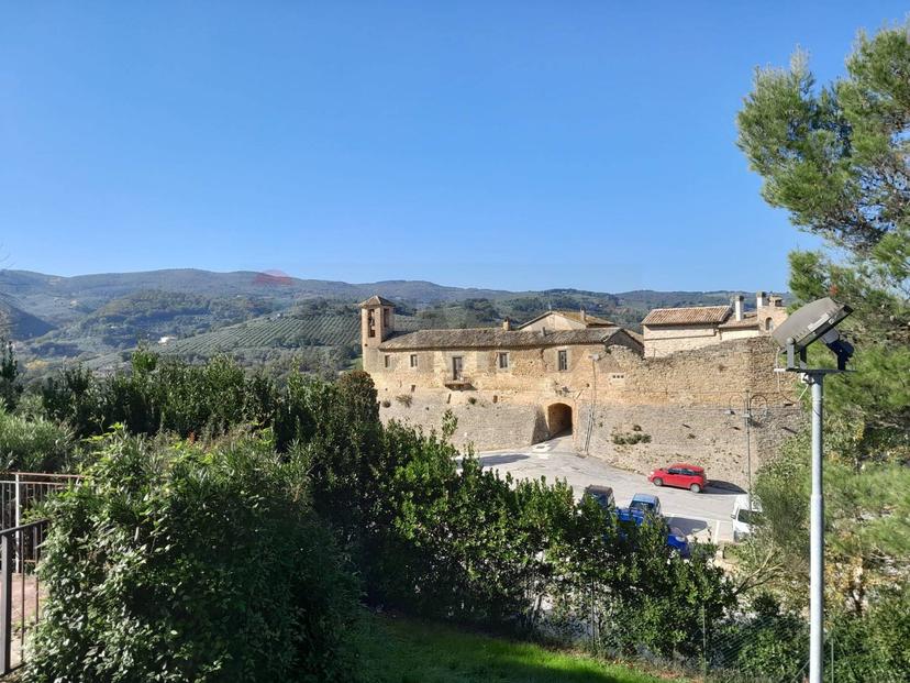 Bilocale in Piazza del Castello, Bevagna — foto 4 di 5