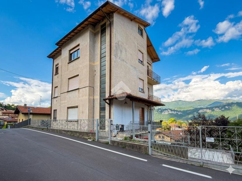 Quadrilocale in Via Italia 7, Airuno — foto 3 di 5