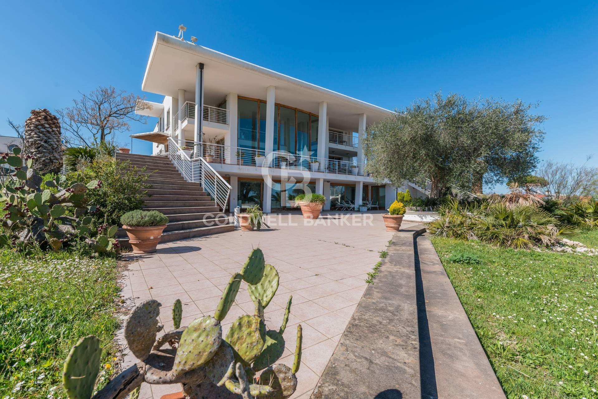 Villa in Via dei Salici 13, Pesaro