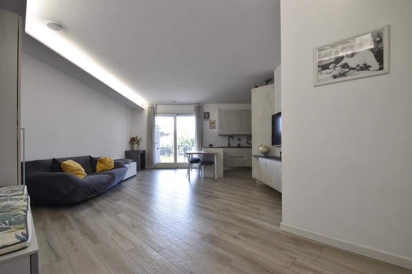 Quadrilocale in Via 11 Aprile 1848 22, Castelnuovo del Garda — foto 2 di 5