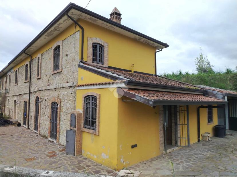 Villa a schiera in Contrada Ischiti, San Potito Ultra — foto 2 di 5