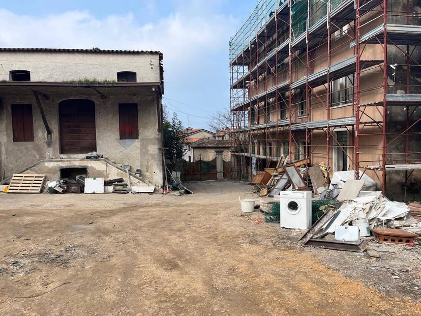Trilocale in Via Fiera 1, Castelnuovo del Garda — foto 3 di 5