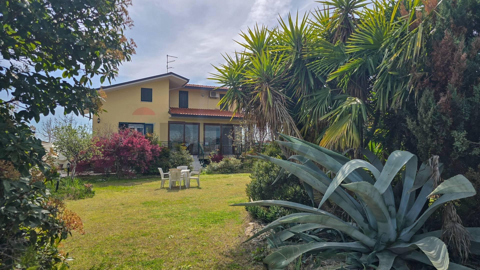 Casa indipendente in Via Cesare Licini 105, Ortona