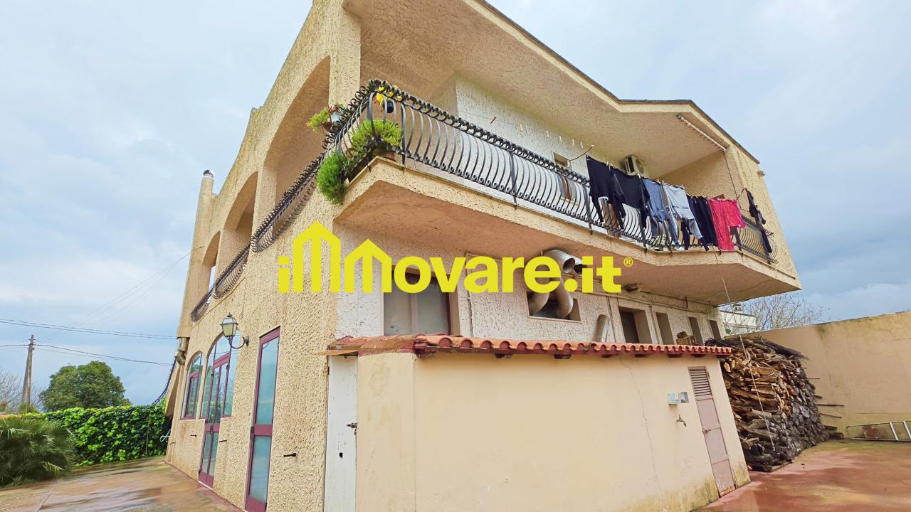 Villa unifamiliare in Via Foresta  44, Aradeo