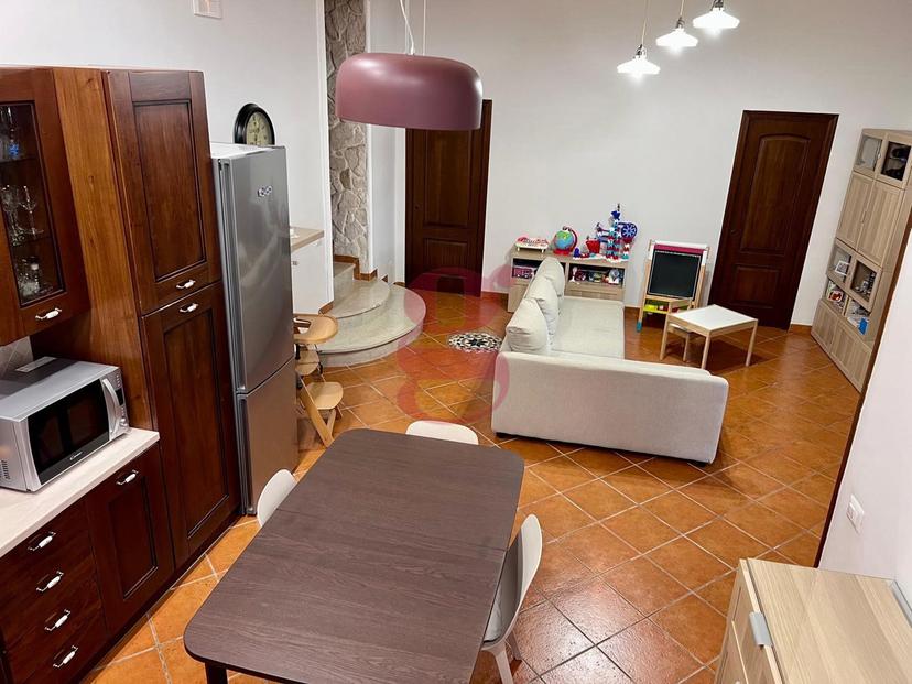 Quadrilocale in Via Pagliano, Lettere — foto 2 di 5