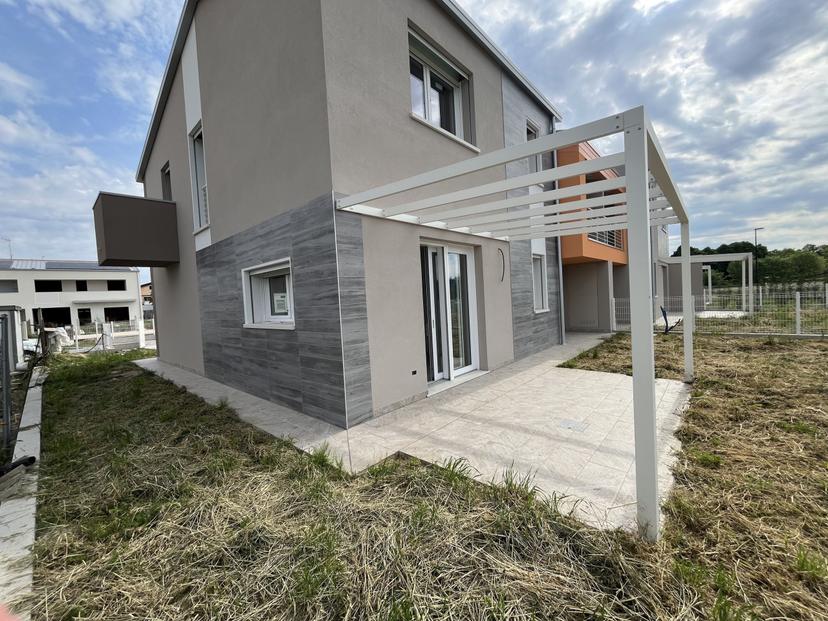 Villa in Via Como 14, Salzano — foto 2 di 5