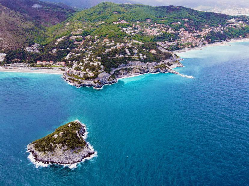 Villa bifamiliare, Bergeggi — foto 4 di 5