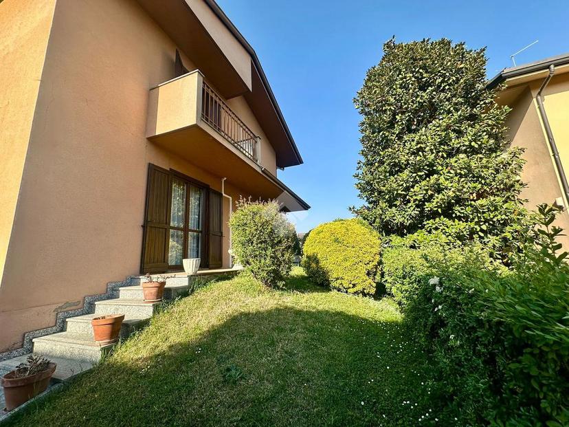 Villa in Via Locatelli 64, Martinengo — foto 4 di 5
