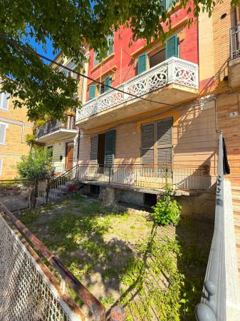 Terratetto unifamiliare in Viale della Vittoria 9, Loro Piceno — foto 3 di 5